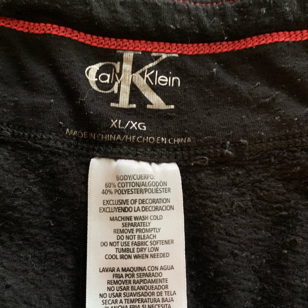 Calvin Klein - Picture 2 of 3